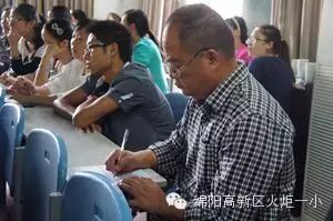 在关注群文阅读的道路上努力前行