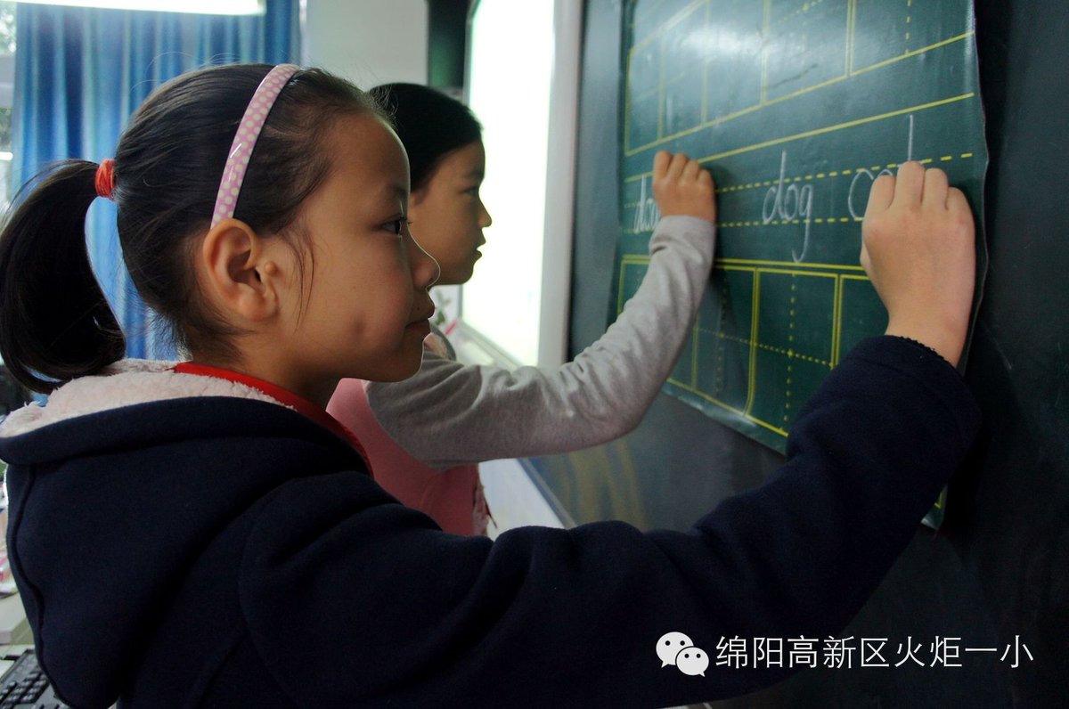 “英语达人擂台赛”活动圆满结束