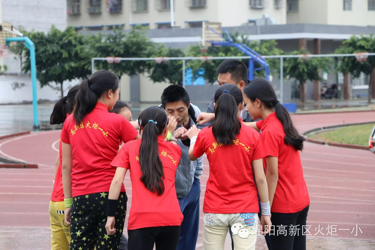 【2、排球赛场写真】 与球共舞的排球美少女