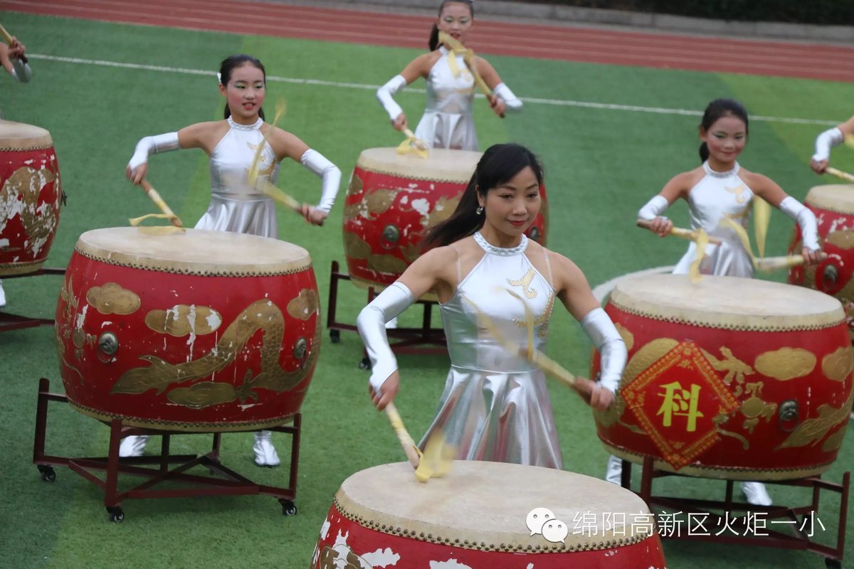 【体育节开幕式速递1】运动唤醒灵魂 比赛燃烧热血