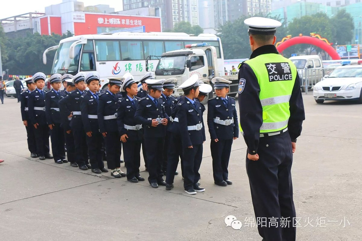 【火一动态】“12.2”小交警在行动