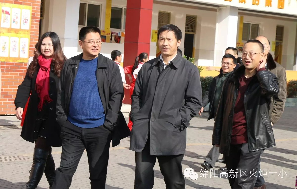 【火一动态】市委常委宣传部长张学民一行调研我校少年宫建设