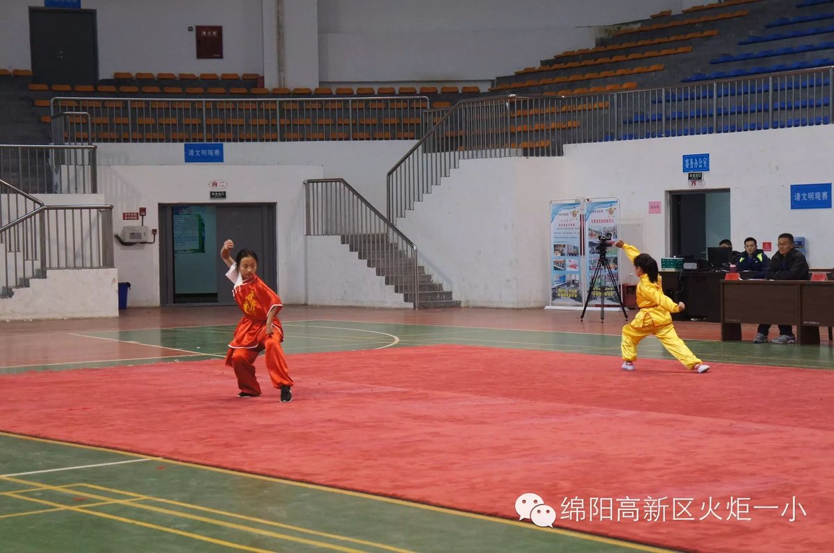 【火一动态】我校王思琴同学在市青少年武术锦标赛刀术比赛中一举夺冠
