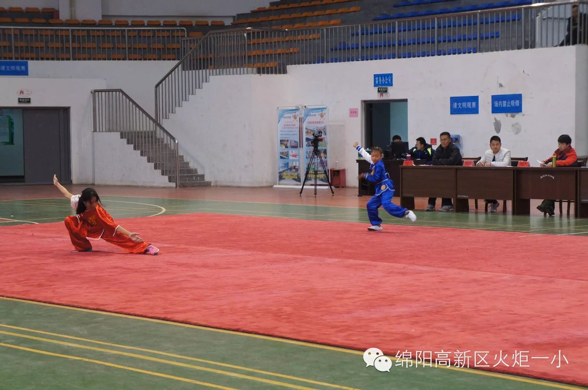 【火一动态】我校王思琴同学在市青少年武术锦标赛刀术比赛中一举夺冠