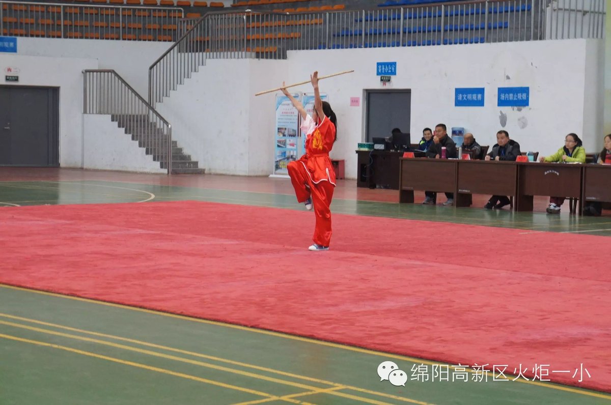 【火一动态】我校王思琴同学在市青少年武术锦标赛刀术比赛中一举夺冠
