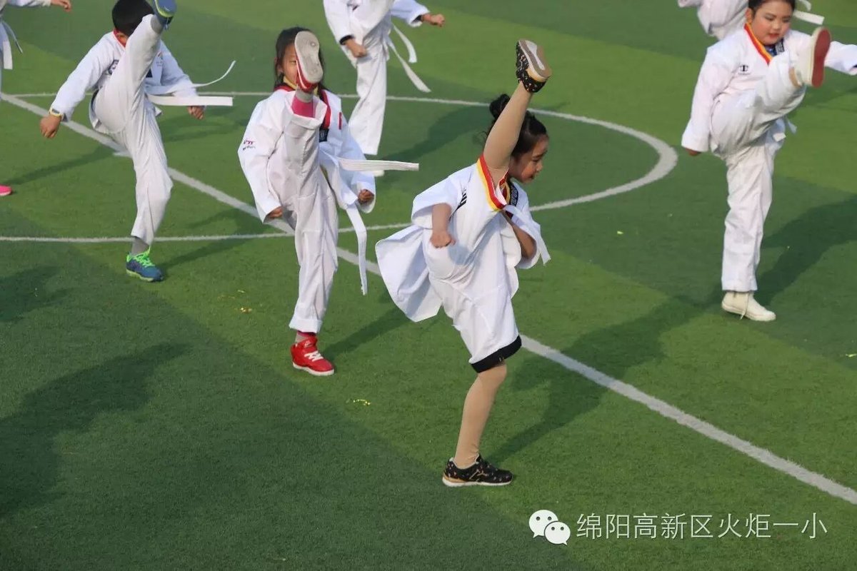 【火一动态】让运动成为校园的风景--火炬一小第四届体育节开幕式