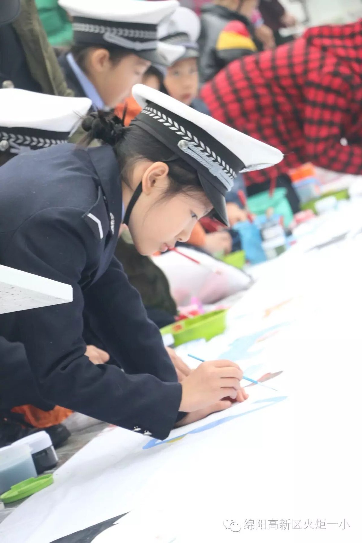 【火一动态】火炬一小小交警参加绵阳市2016年“122全国交通日”主题活动