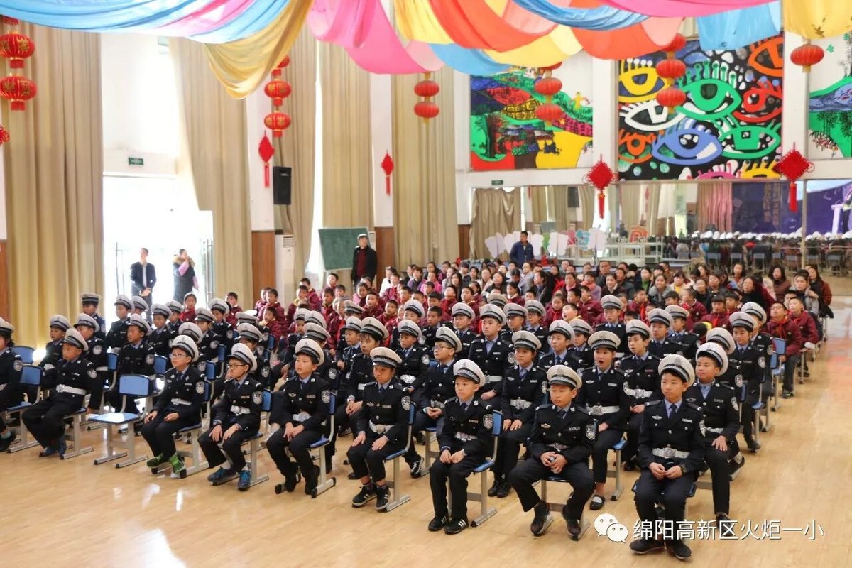 【火一动态】122"尊法守规明礼进学堂"交通安全宣传活动