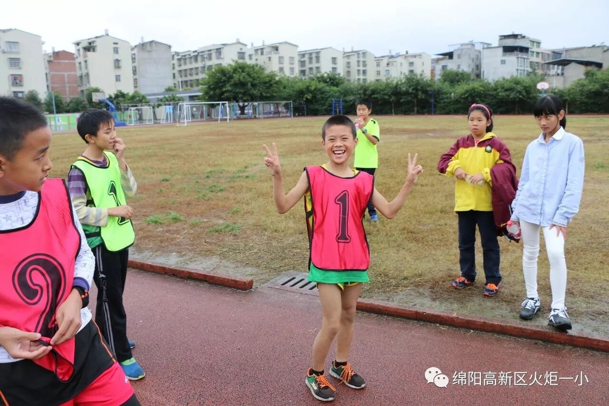 【火一动态】我校体育健儿在高新区第六届中小学生田径运动会上斩获佳绩