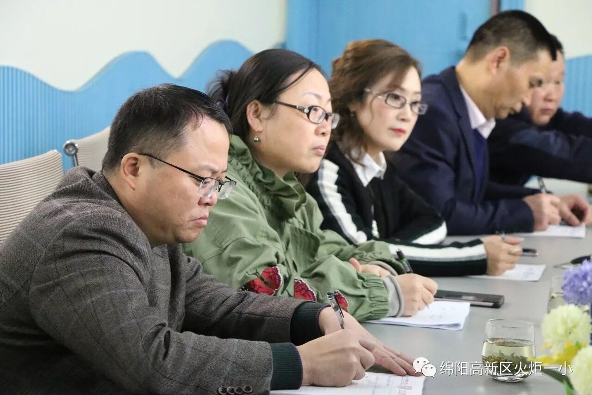 【火一动态】市区两级对我校义务教育均衡发展工作市级复检迎检准备进行指导