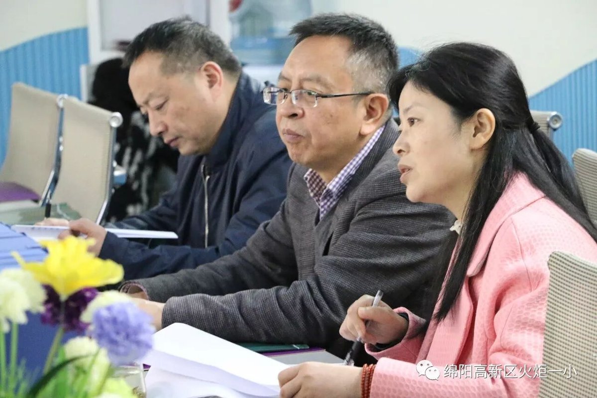 【火一动态】市区两级对我校义务教育均衡发展工作市级复检迎检准备进行指导