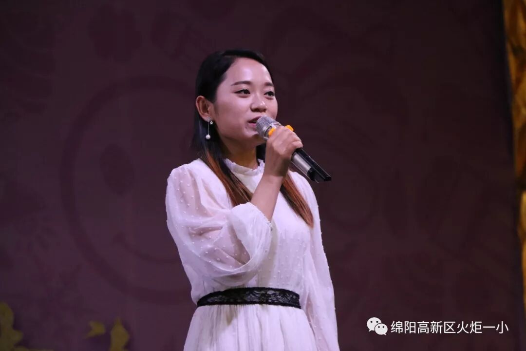 【火一动态】叩问生命   绽放芳华 ----第二十期教师论坛