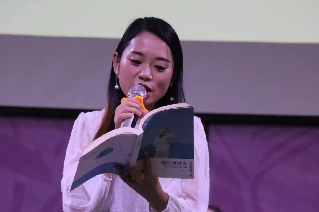 【火一动态】叩问生命   绽放芳华 ----第二十期教师论坛