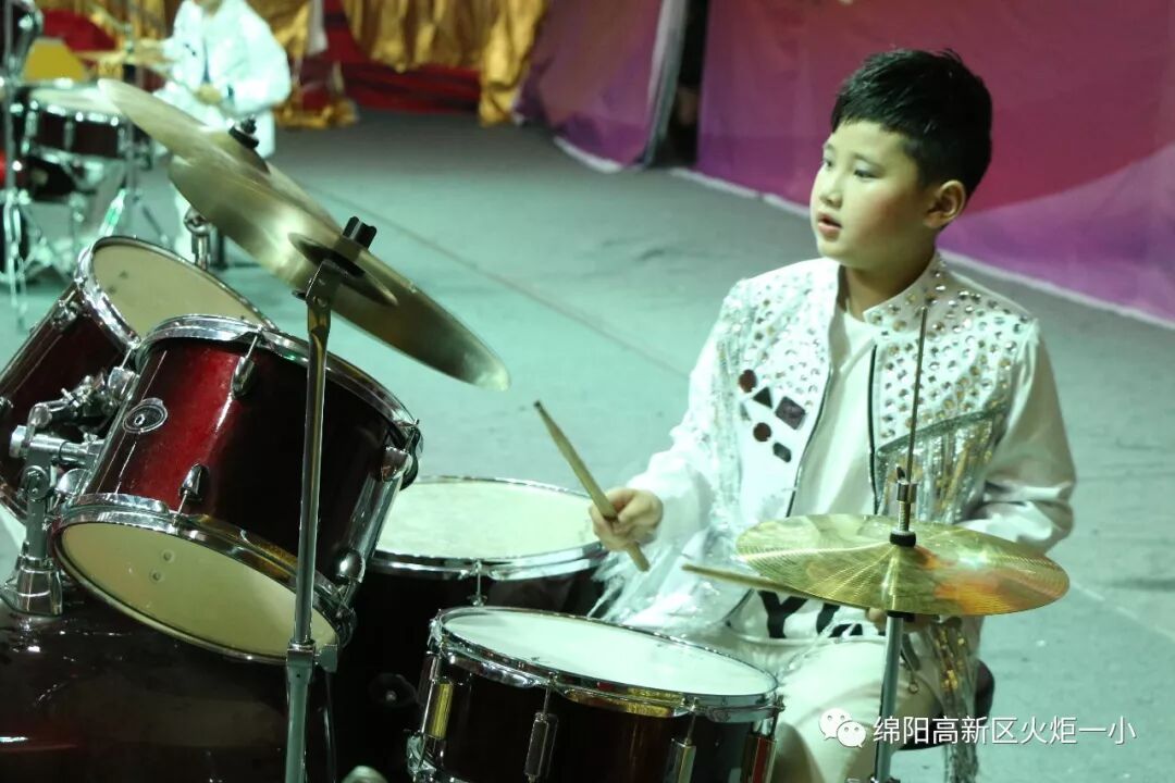 【火一喜讯】我校选手连续五年蝉联绵阳市中小学生演讲比赛小学组冠军