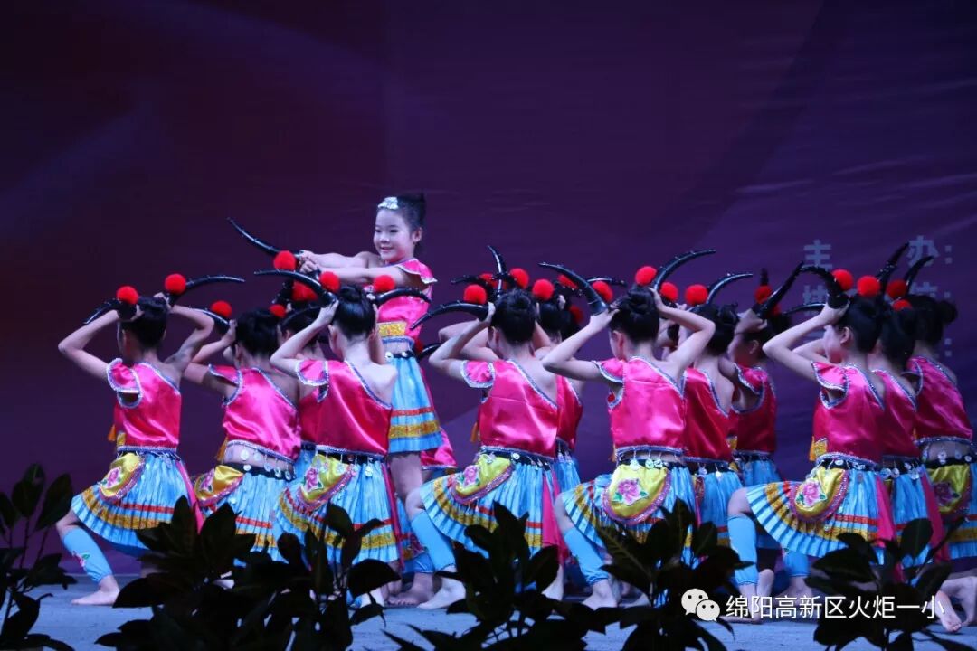 【火一喜讯】我校选手连续五年蝉联绵阳市中小学生演讲比赛小学组冠军