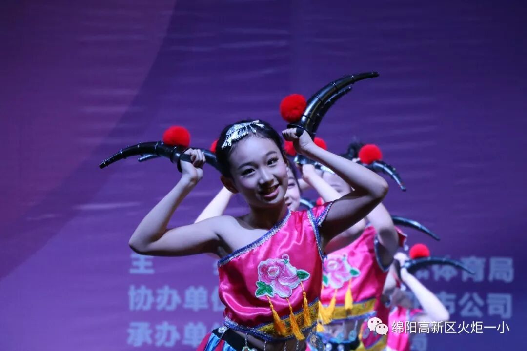 【火一喜讯】我校选手连续五年蝉联绵阳市中小学生演讲比赛小学组冠军
