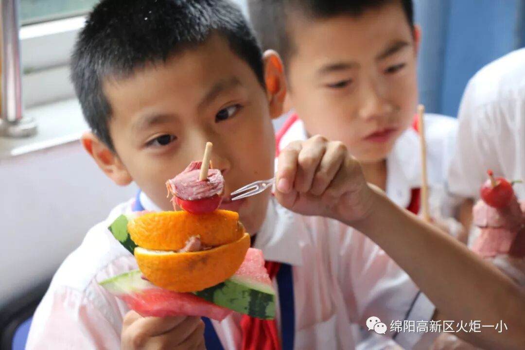 【火一六一特辑1】幸福滋味  丝丝入“口”--六一冷餐会之“春卷节”