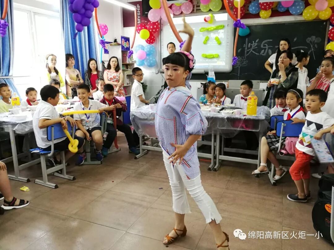 【火一六一特辑1】幸福滋味  丝丝入“口”--六一冷餐会之“春卷节”