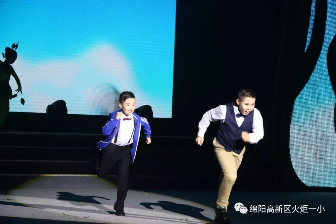 【火一动态】 为戏剧插上艺术的翅膀