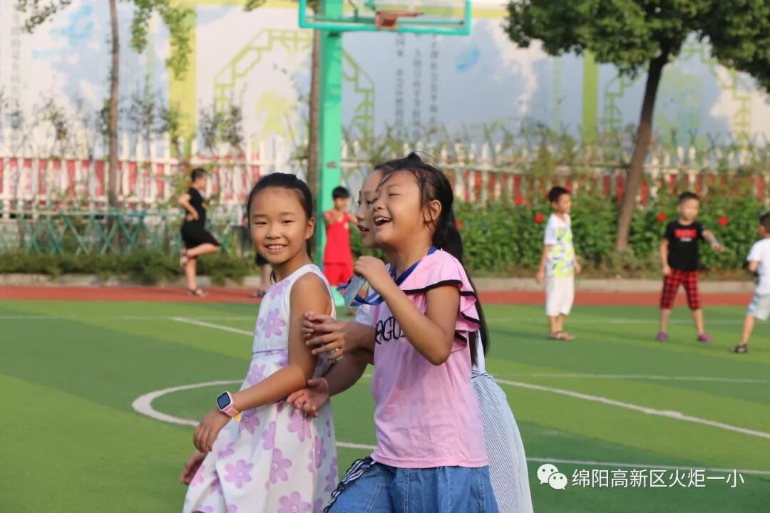 在这里，做幸福快乐的火一娃