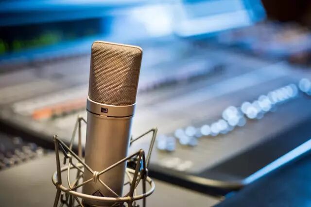 microphone,mixing console,voice,studio,equipment,recording,neumann,mikrofon 【火一动态】火炬一小2018年秋教师成长课程开课啦!