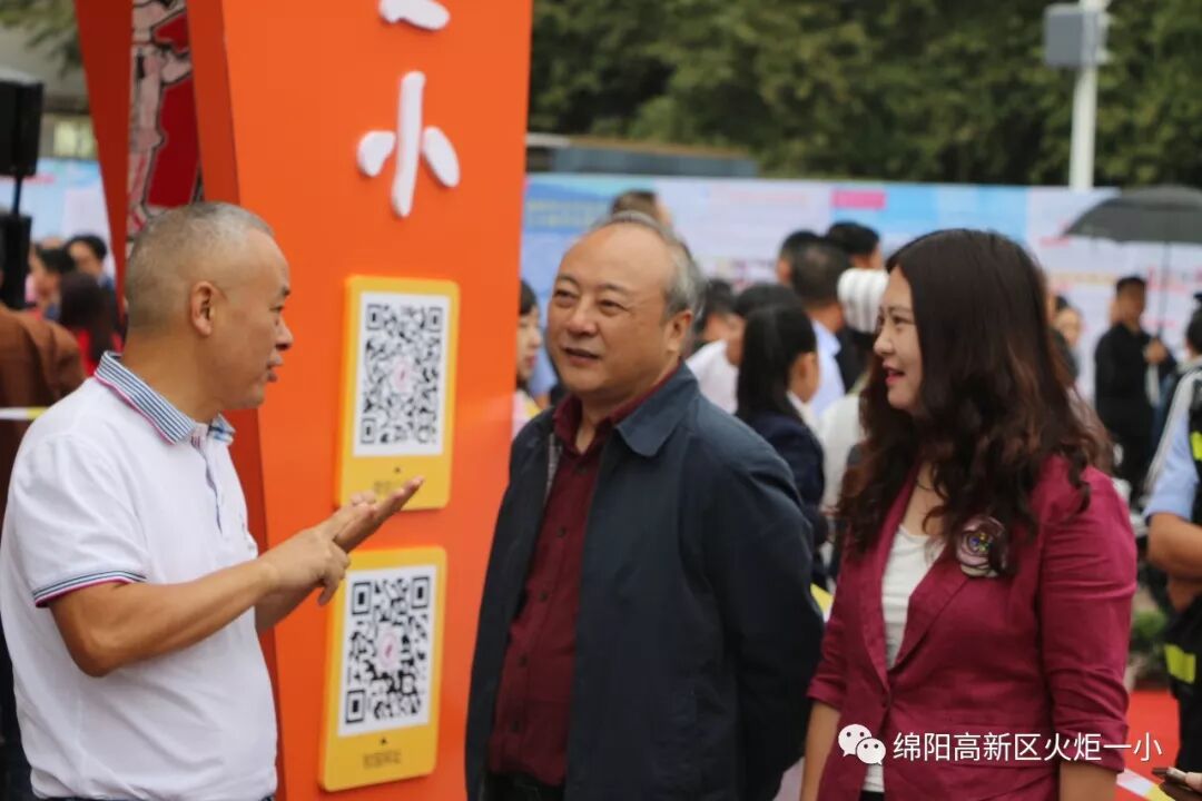 【火一动态】火炬一小“文明交通 浸润文明人生”主题艺术工作坊开展咯!