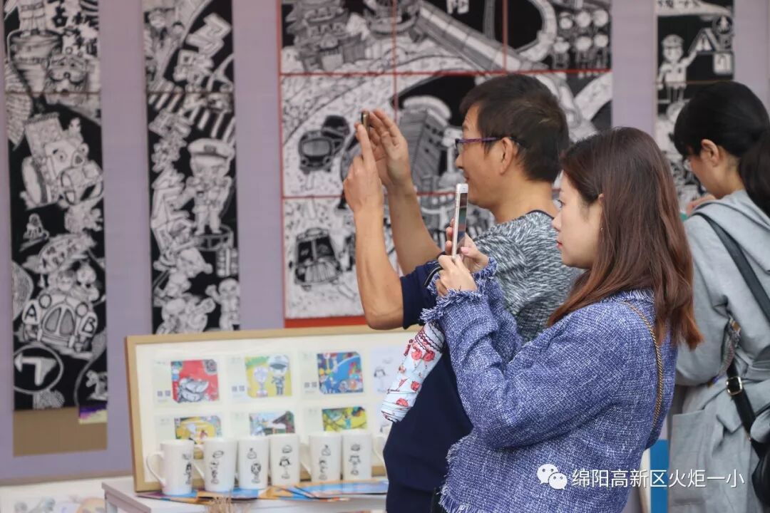 【火一动态】火炬一小“文明交通 浸润文明人生”主题艺术工作坊开展咯!