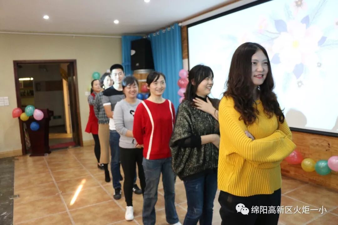【火一动态】 肆意青春  我们在路上---火炬一小及月社2周年庆典