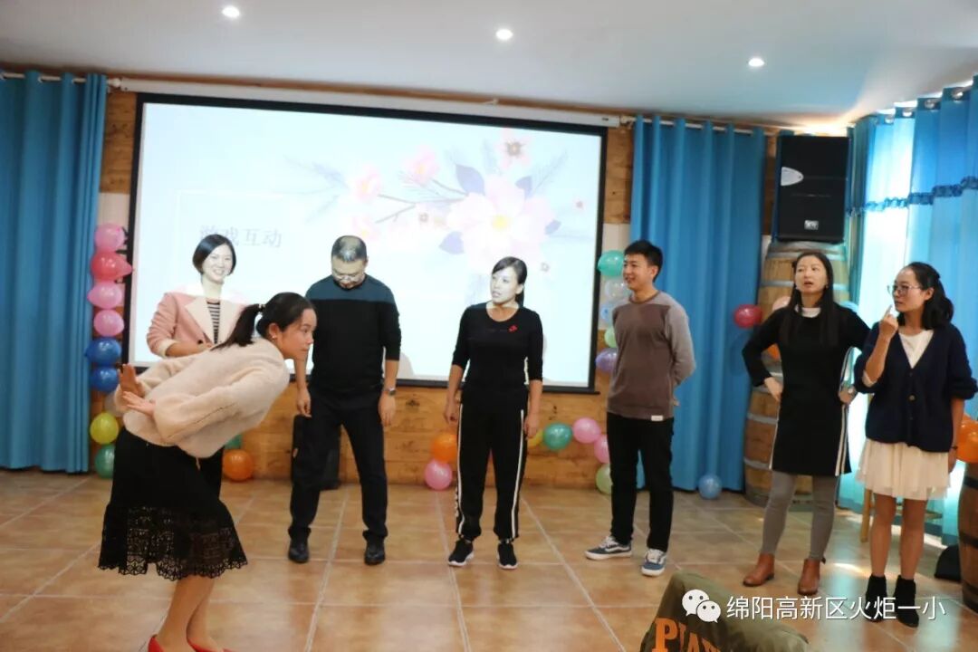 【火一动态】 肆意青春  我们在路上---火炬一小及月社2周年庆典