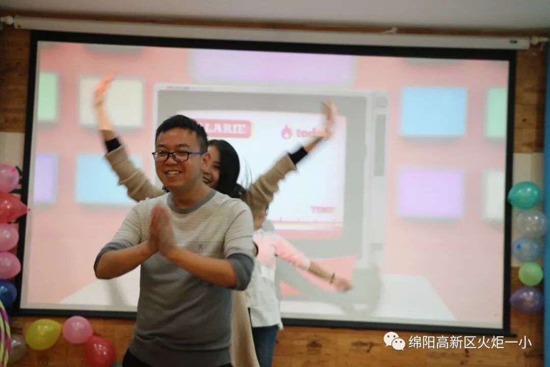 【火一动态】 肆意青春  我们在路上---火炬一小及月社2周年庆典