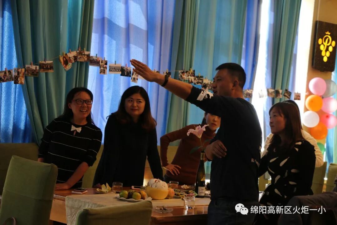 【火一动态】 肆意青春  我们在路上---火炬一小及月社2周年庆典