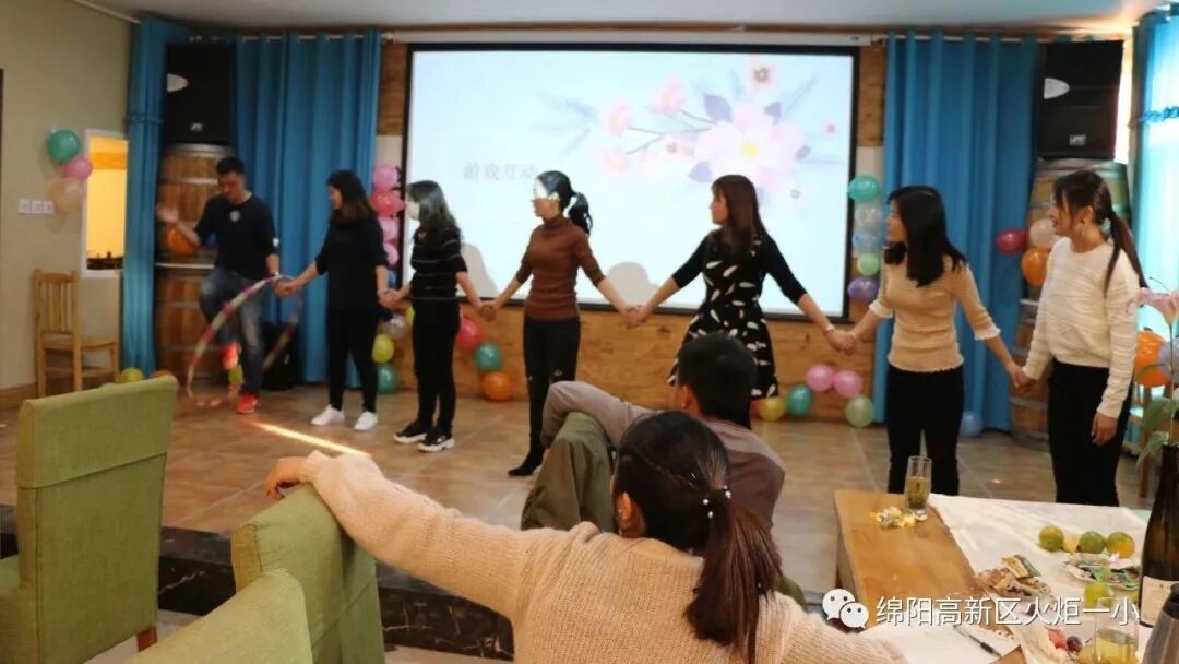 【火一动态】 肆意青春  我们在路上---火炬一小及月社2周年庆典