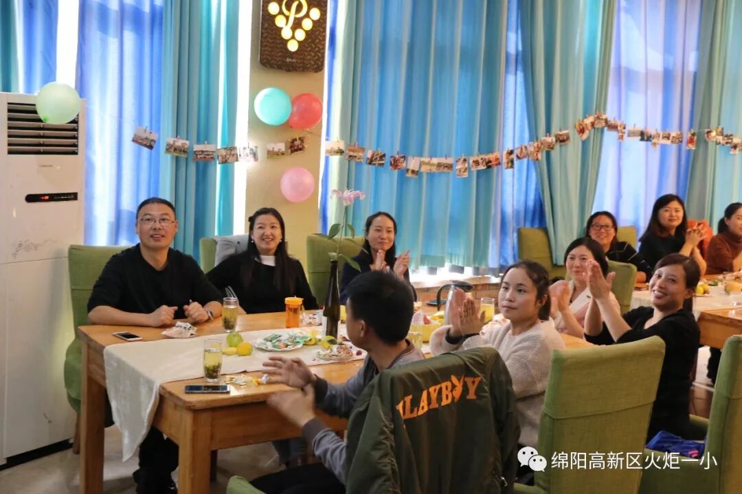 【火一动态】 肆意青春  我们在路上---火炬一小及月社2周年庆典