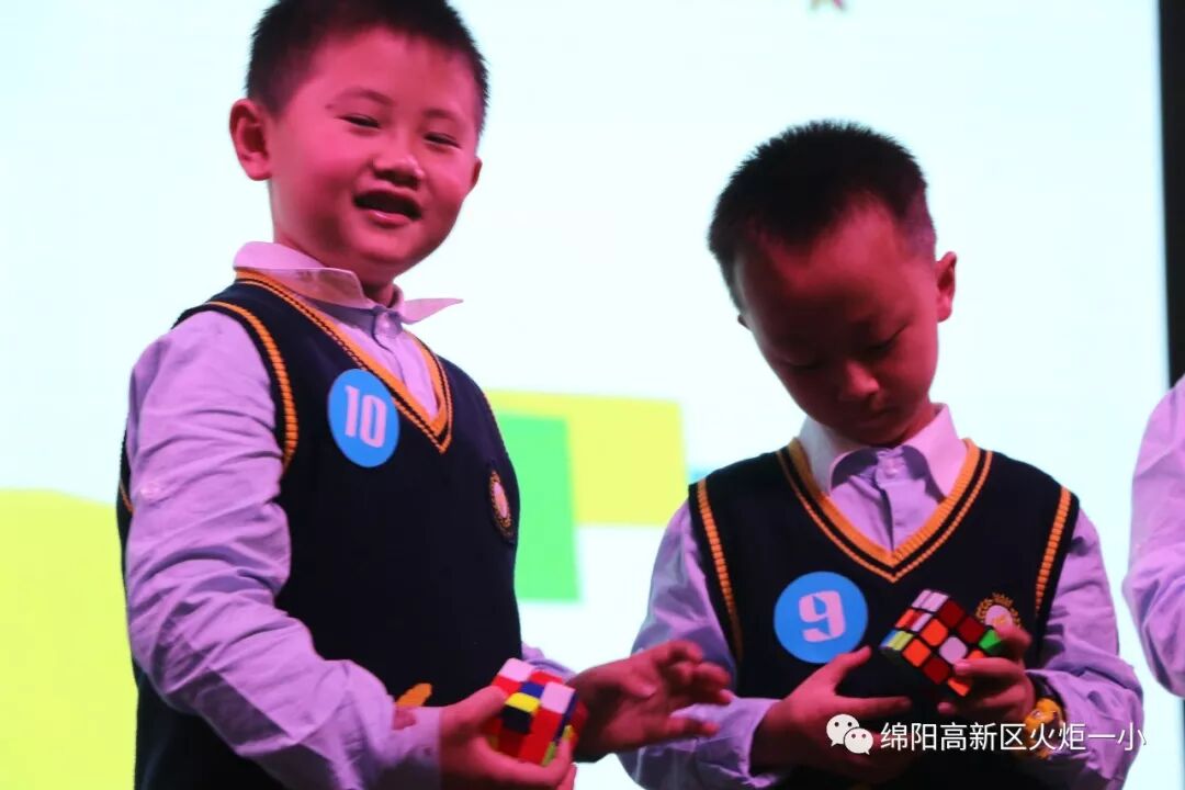 【火一竞赛节数科周】启迪智慧  玩转魔方
