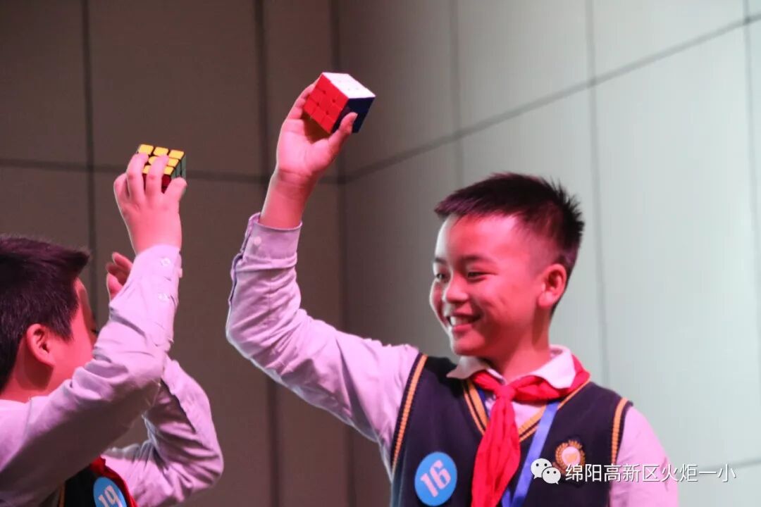 【火一竞赛节数科周】启迪智慧  玩转魔方