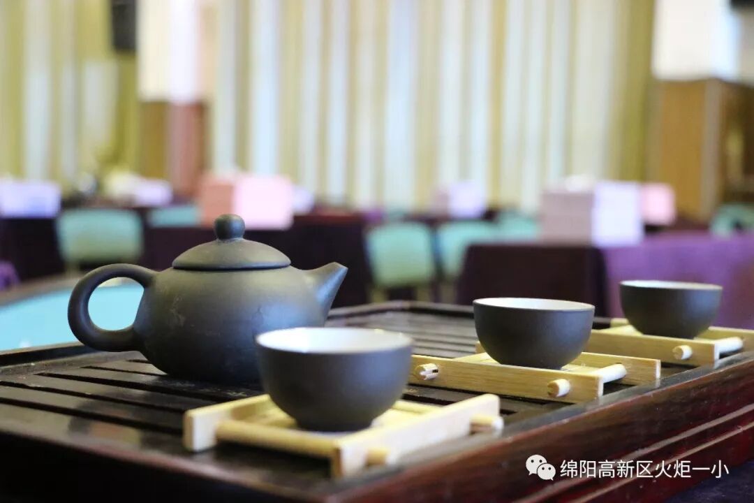 【火一动态】品⼀缕茶香，悟幸福味道——火炬一小“三.八”节教师生活课程