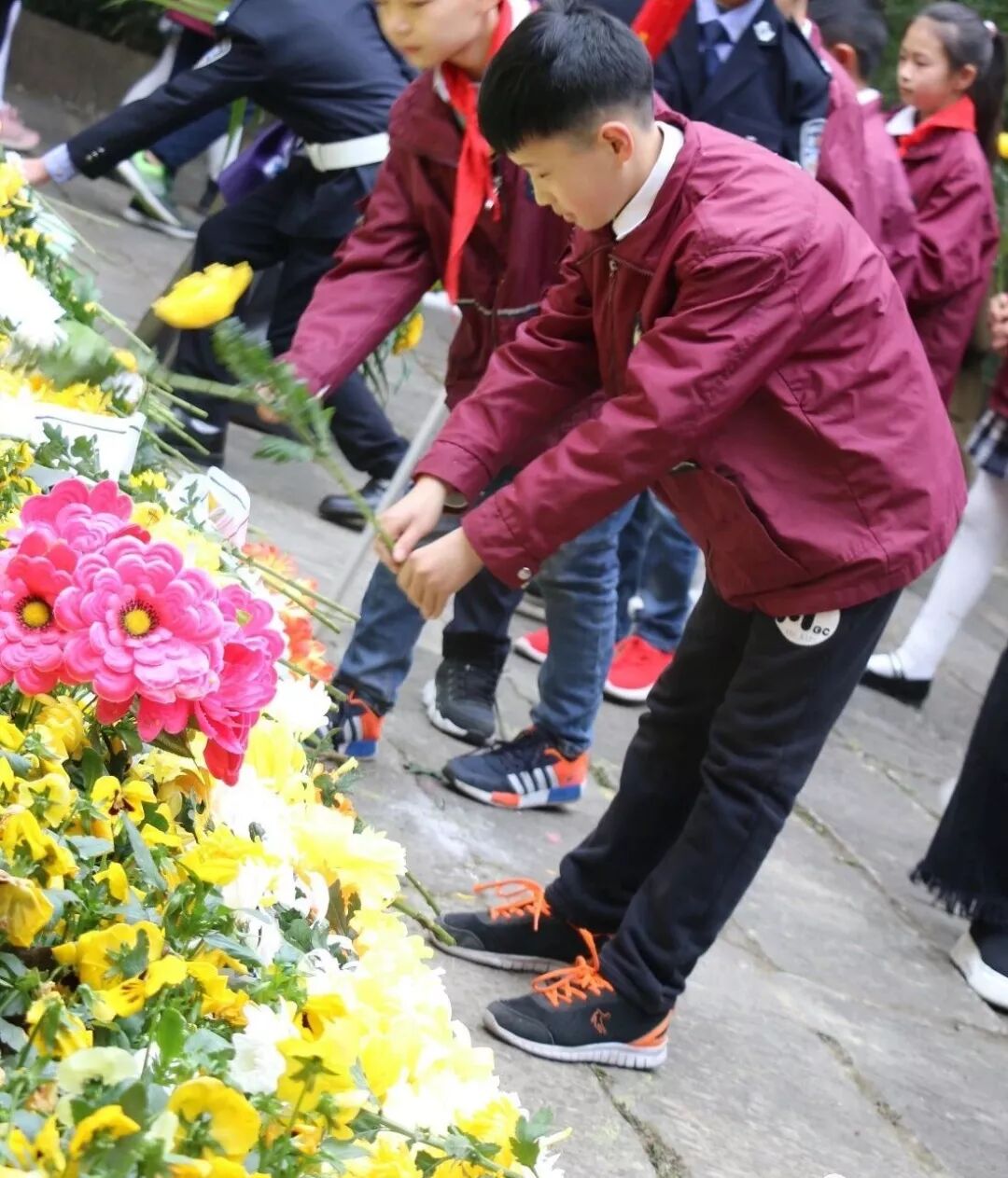 【火一动态】火炬一小2019年清明祭英烈活动