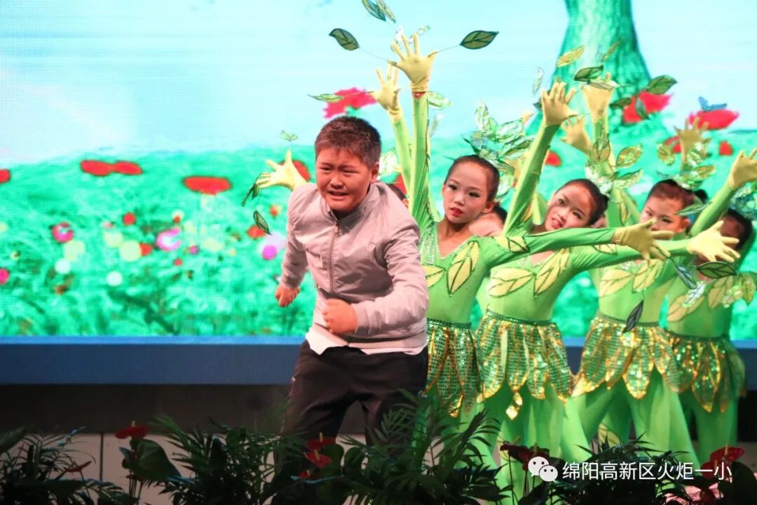 【火一喜报】我校选手连续六年蝉联绵阳市中小学生演讲比赛小学组冠军