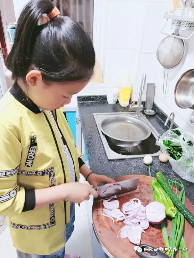 【火一动态】亲爱的妈妈，我爱您——火炬一小母亲节感恩活动