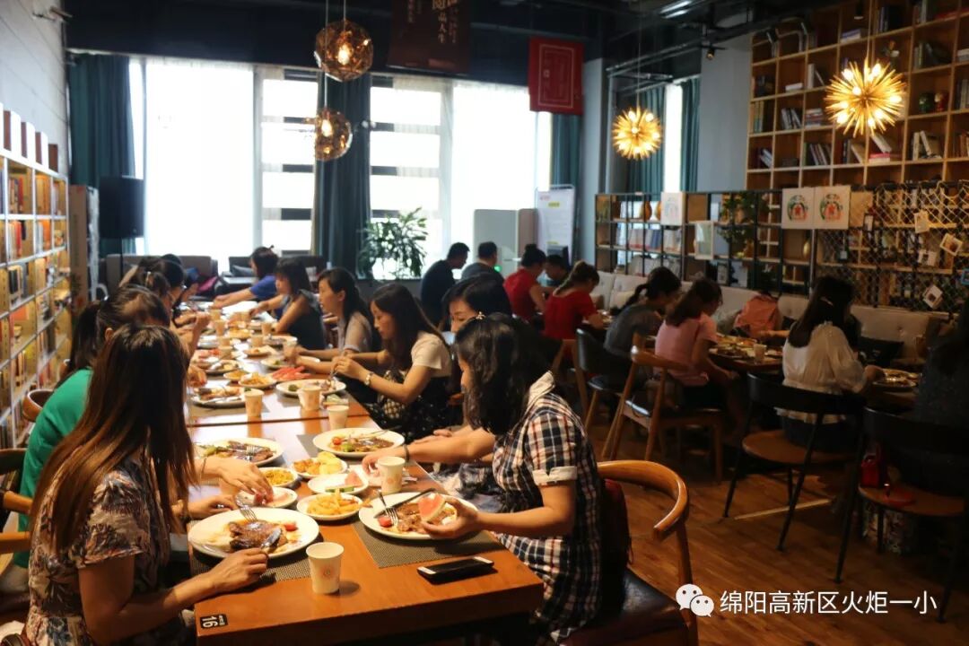 【火一动态】书韵流香，你我共享—及月社图书漂流活动 ​