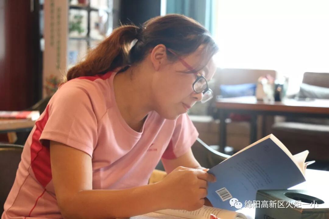 【火一动态】书韵流香，你我共享—及月社图书漂流活动 ​