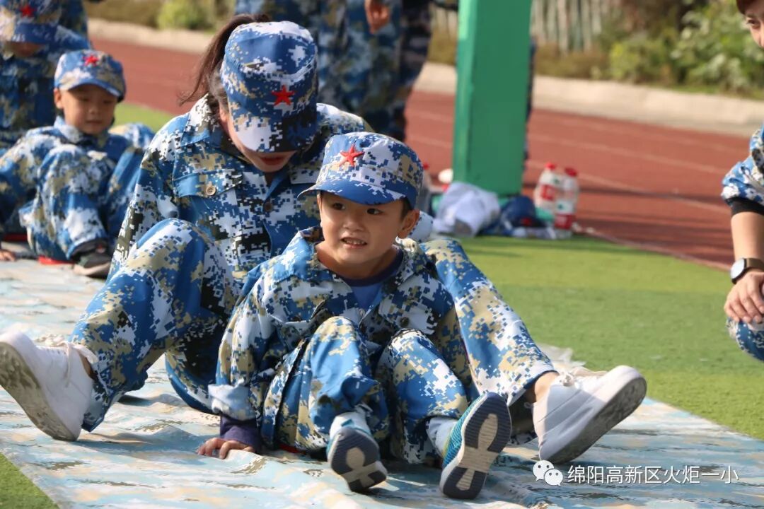 【竞赛节速递2】梦幻海陆空 ——火炬一小附属幼儿园大班国防教育暨亲子竞赛活动