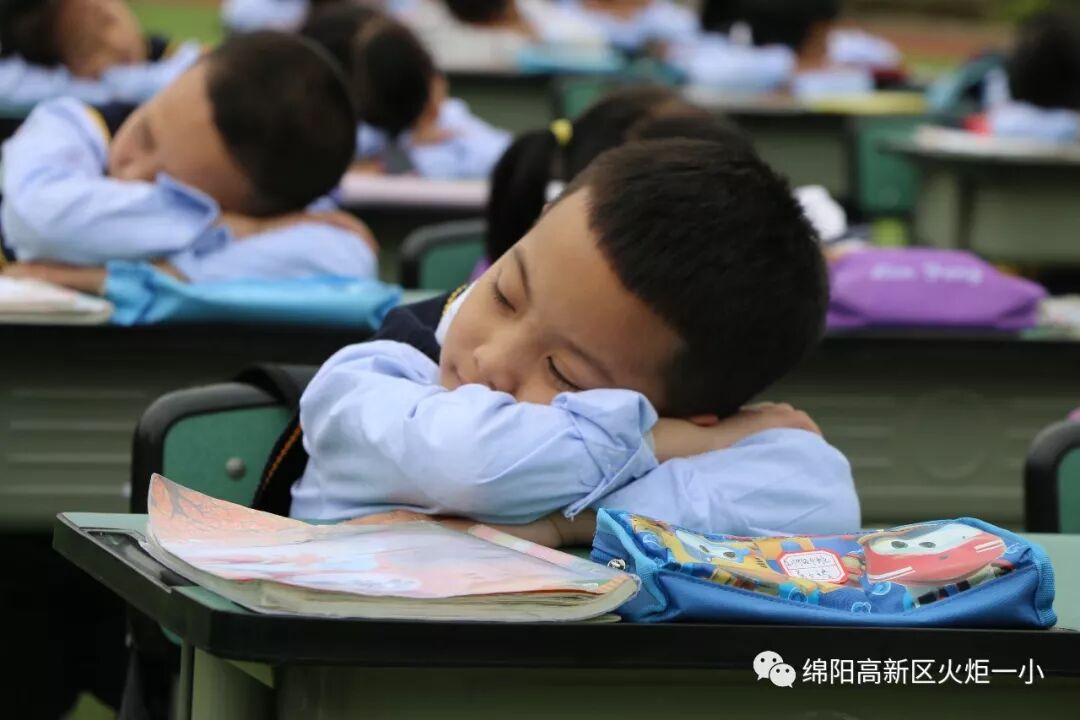【火一动态】养德习礼,笃行致远—— 一年级新生文明养成教育展示活动