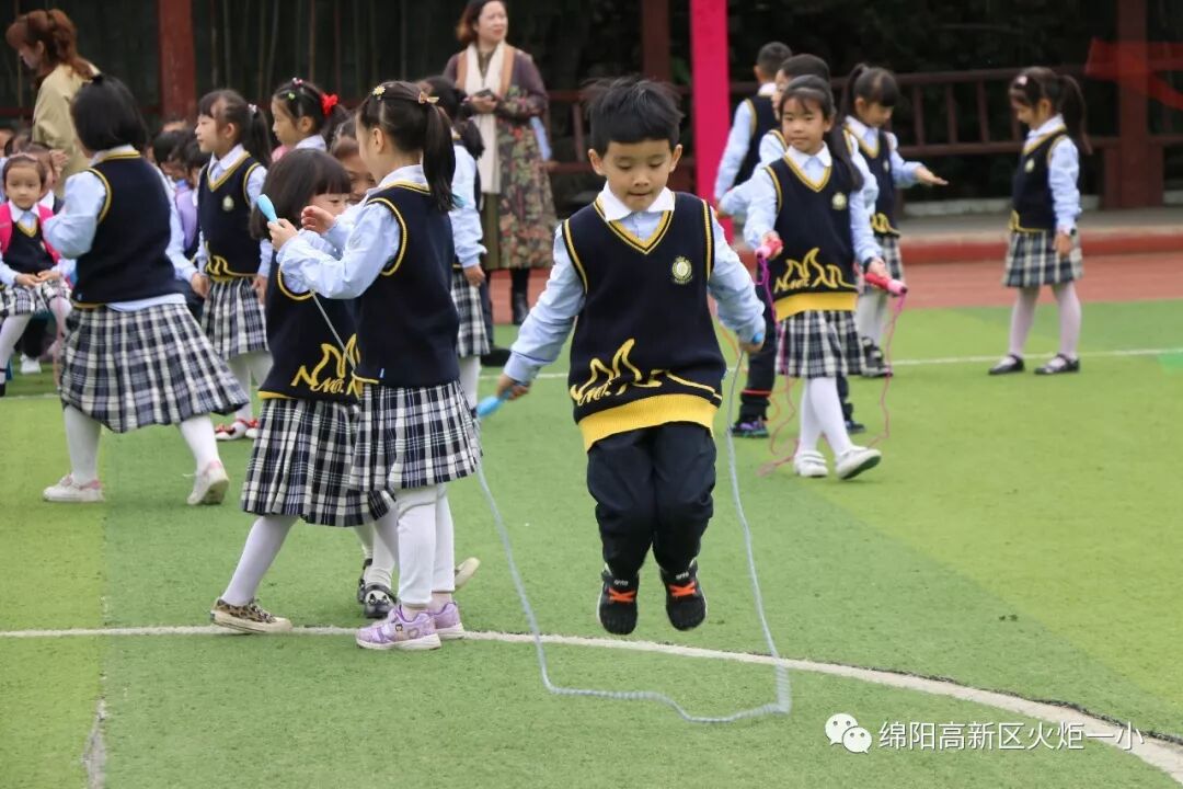 【火一动态】养德习礼,笃行致远—— 一年级新生文明养成教育展示活动