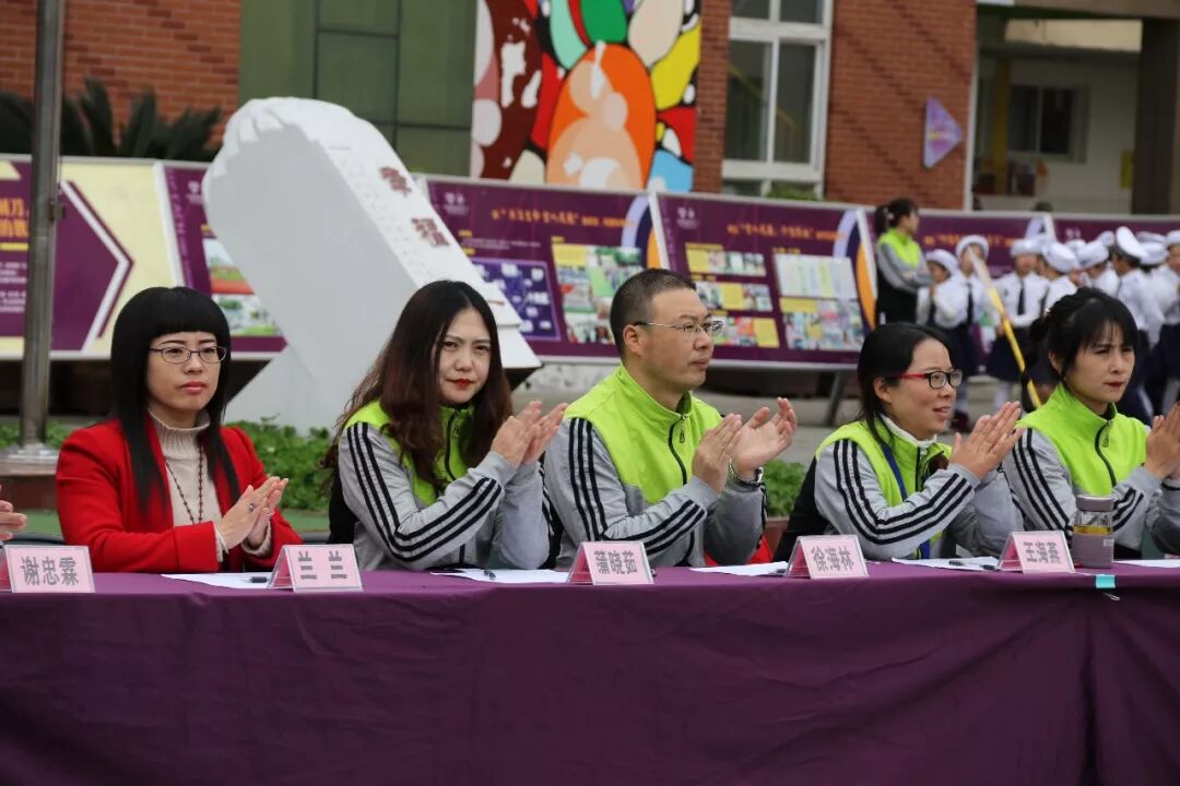 【体育节开幕式】三军兵娃亮风姿，运动赛场展竞技 ——火炬一小第七届体育节开幕式超燃来袭