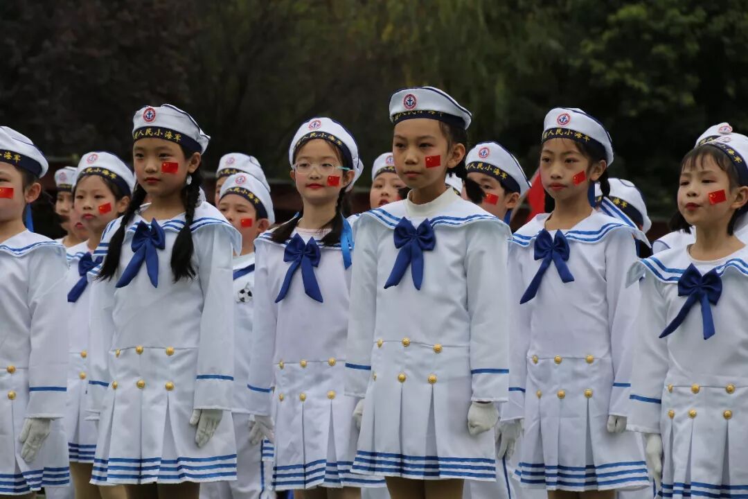 【体育节开幕式】三军兵娃亮风姿，运动赛场展竞技 ——火炬一小第七届体育节开幕式超燃来袭