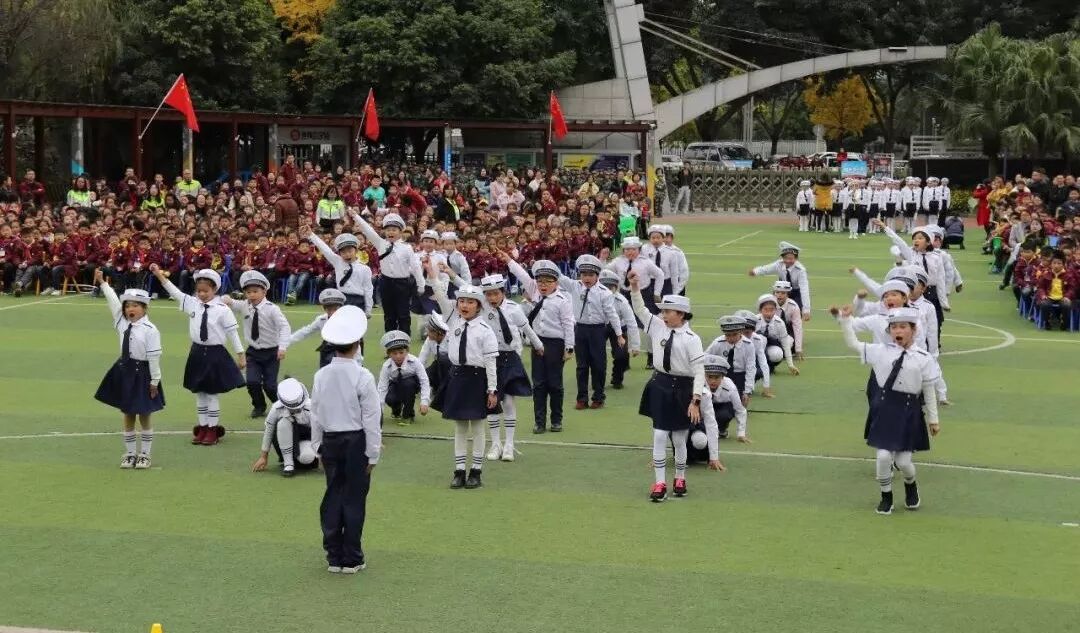 【体育节开幕式】三军兵娃亮风姿，运动赛场展竞技 ——火炬一小第七届体育节开幕式超燃来袭
