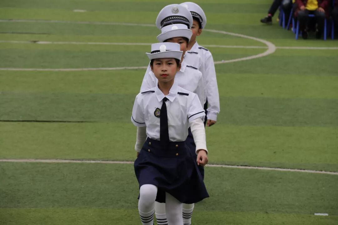 【体育节开幕式】三军兵娃亮风姿，运动赛场展竞技 ——火炬一小第七届体育节开幕式超燃来袭