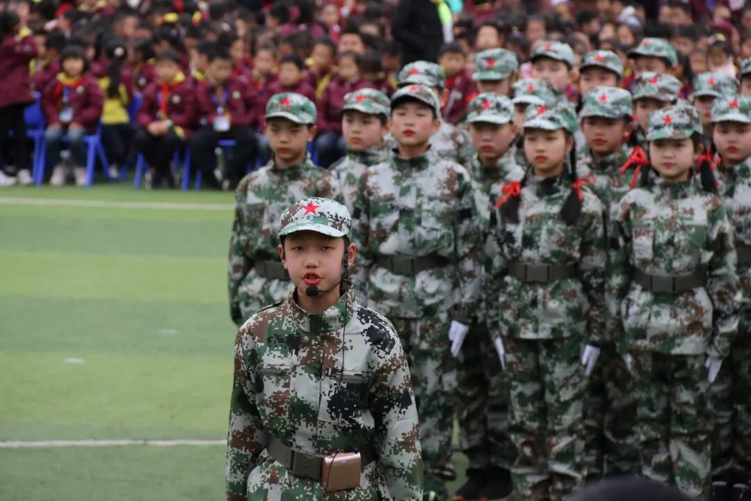 【体育节开幕式】三军兵娃亮风姿，运动赛场展竞技 ——火炬一小第七届体育节开幕式超燃来袭