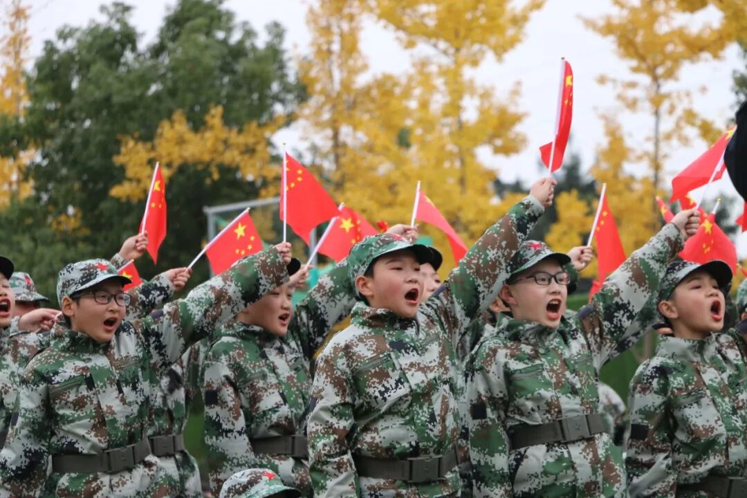 【体育节开幕式】三军兵娃亮风姿，运动赛场展竞技 ——火炬一小第七届体育节开幕式超燃来袭